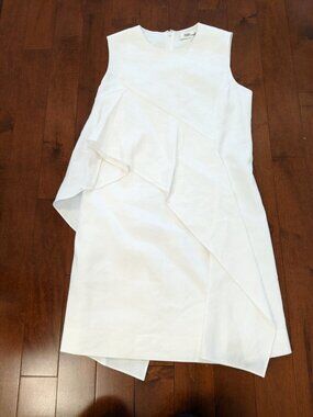 Diane Von Furstenberg women's white linen dress in size 6